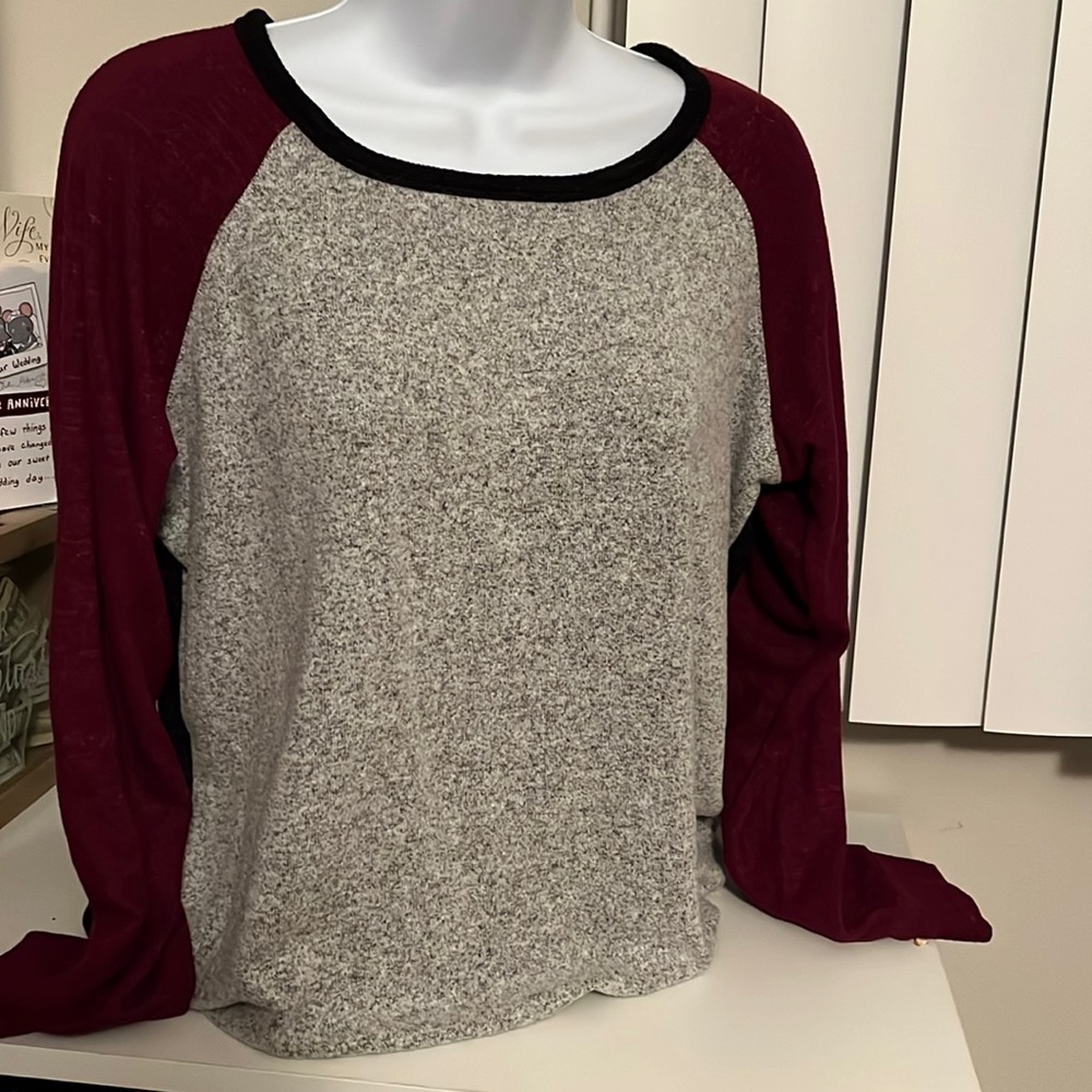 Buffalo David Bitton Women's Long Sleeve Cozy Top (Small, Burgundy Color Block)